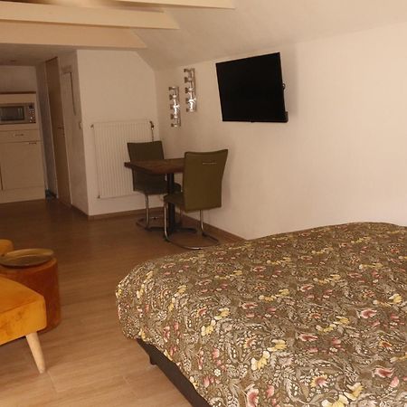 Studio Het Grenspaaltje Nijeveen Bagian luar foto