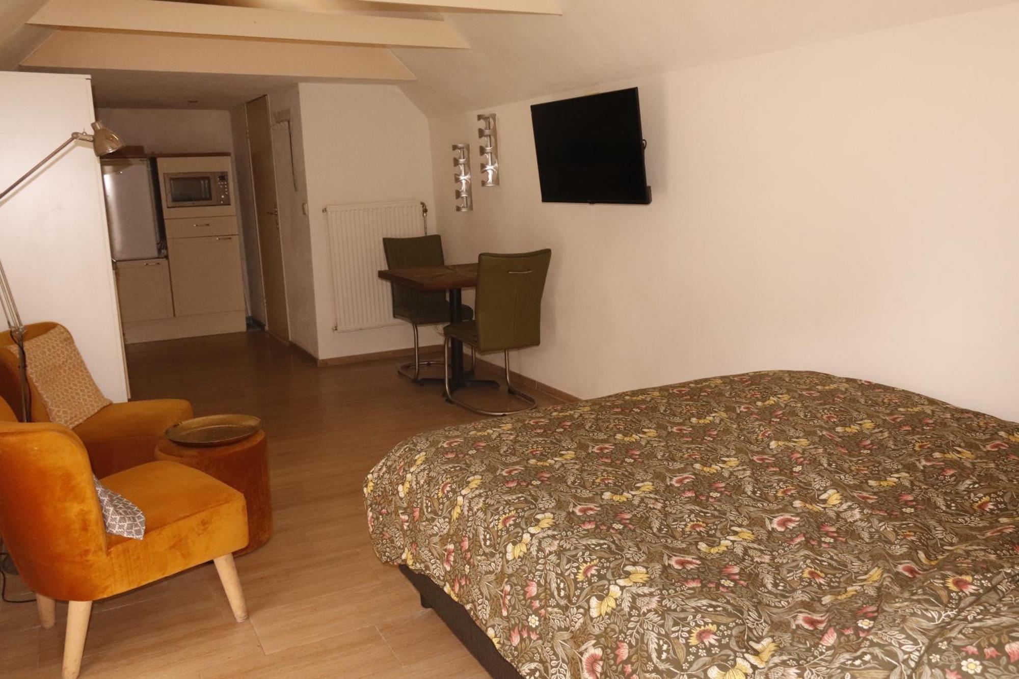Studio Het Grenspaaltje Nijeveen Bagian luar foto